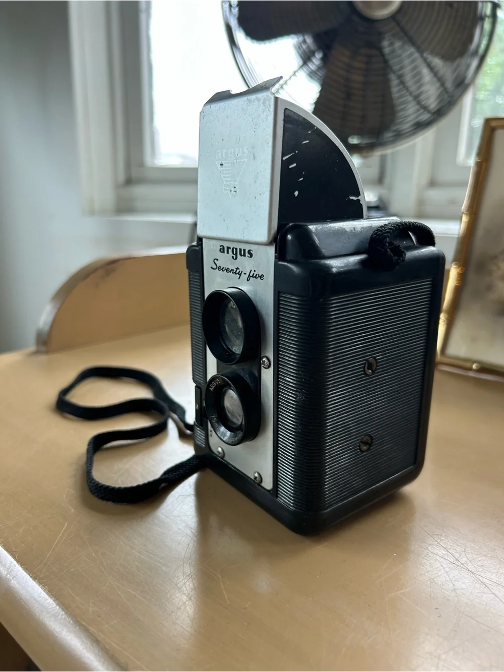 Argus Seventy-Five Twin Lens Camera – Black and Silver
